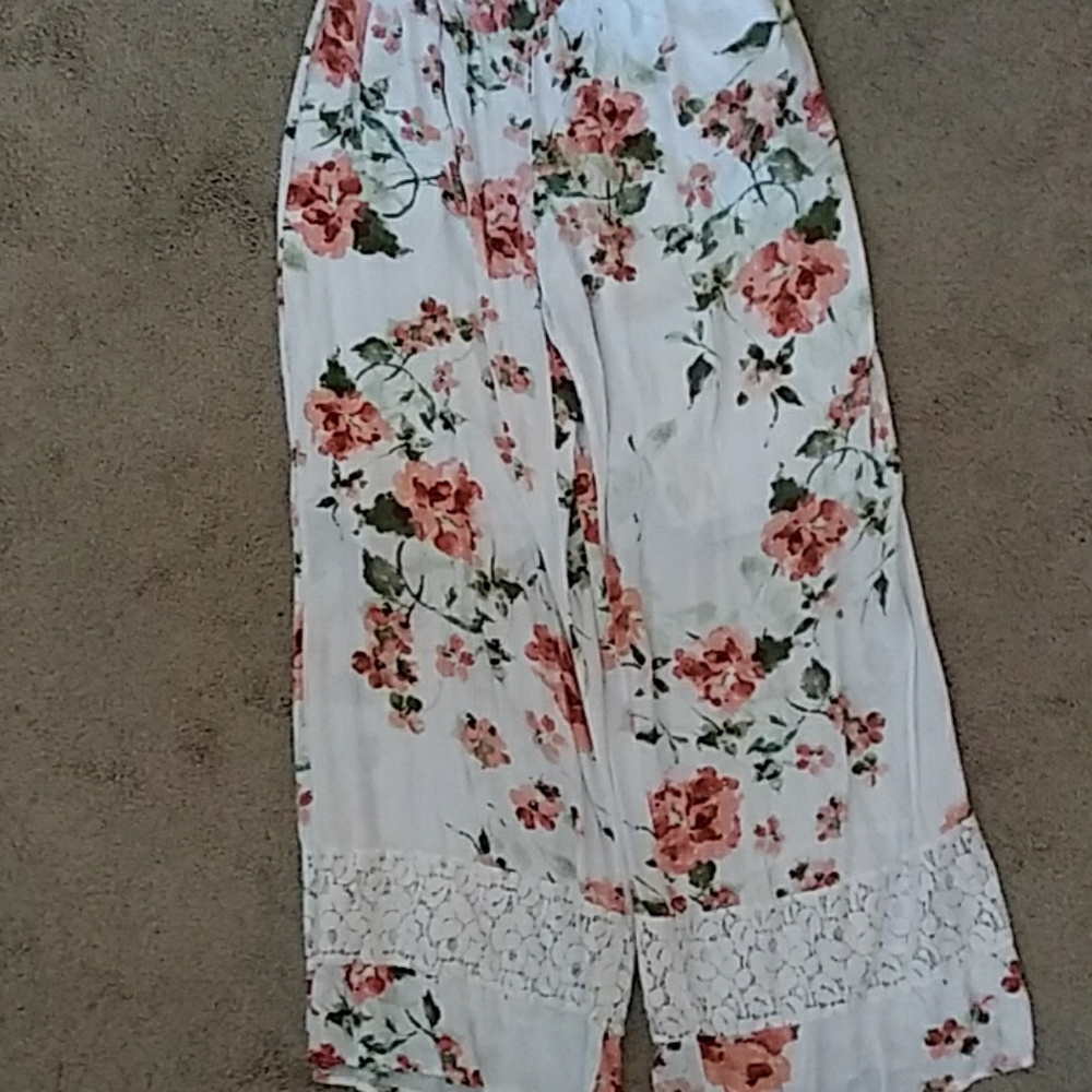 White and peach pants